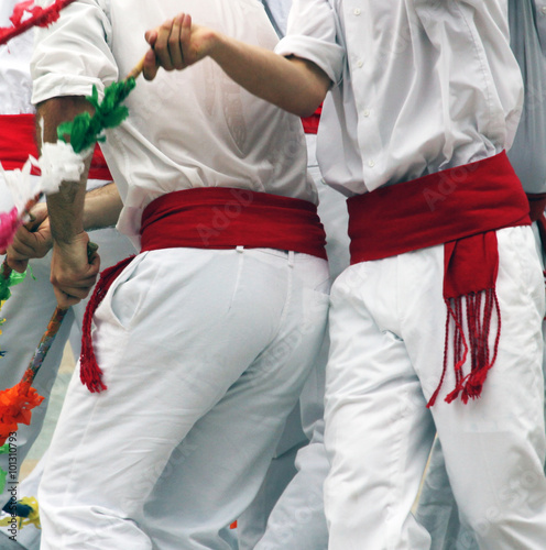 Bailarines de folklore vasco