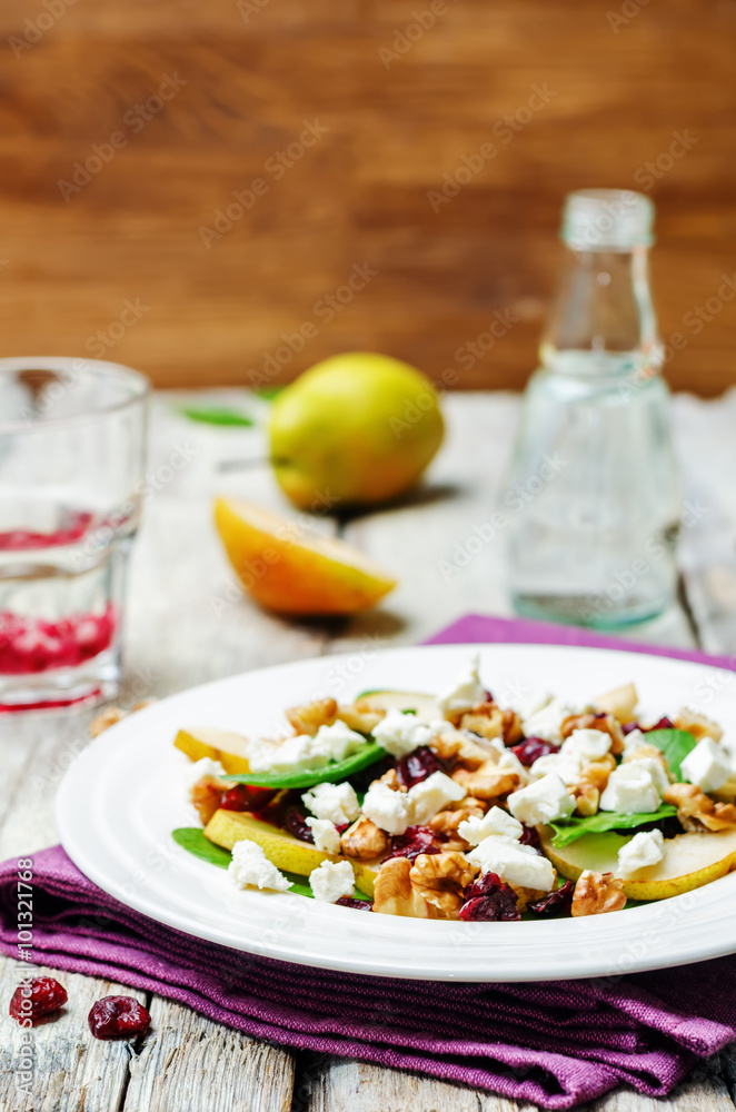 spinach, dried cranberries goat cheese walnuts pear salad spinach, dried cranberries goat cheese walnuts pear salad