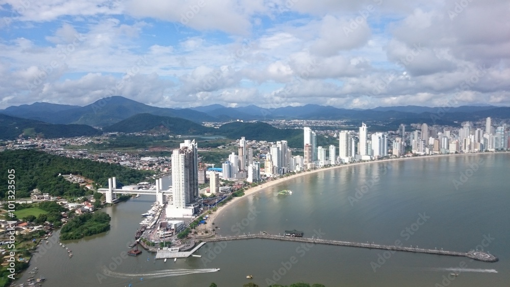 Naklejka premium balneário Camboriú beach in summer