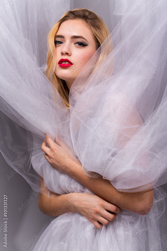 Φωτογραφία Fashion photo of beautiful lady in elegant evening dress