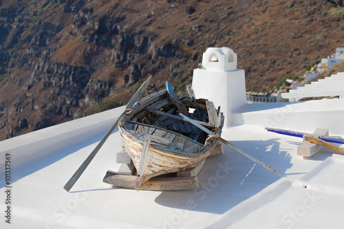 Photography Old boat on roof