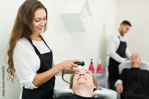 Hairdresser wash head