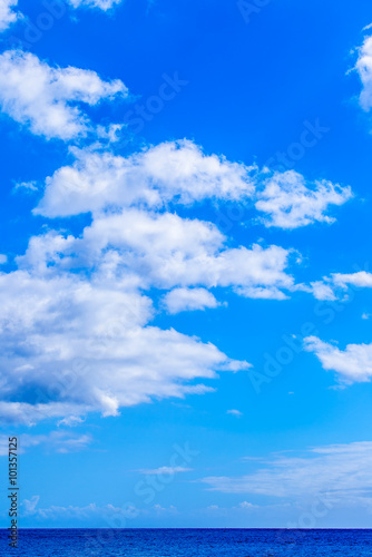 nuages et ciel de beau temps, île Réunion