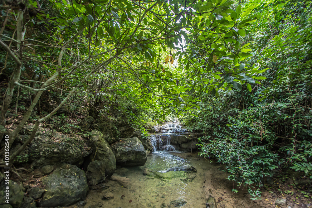 Obraz premium Erawan Waterfall in Kanchanaburi, Thailand 