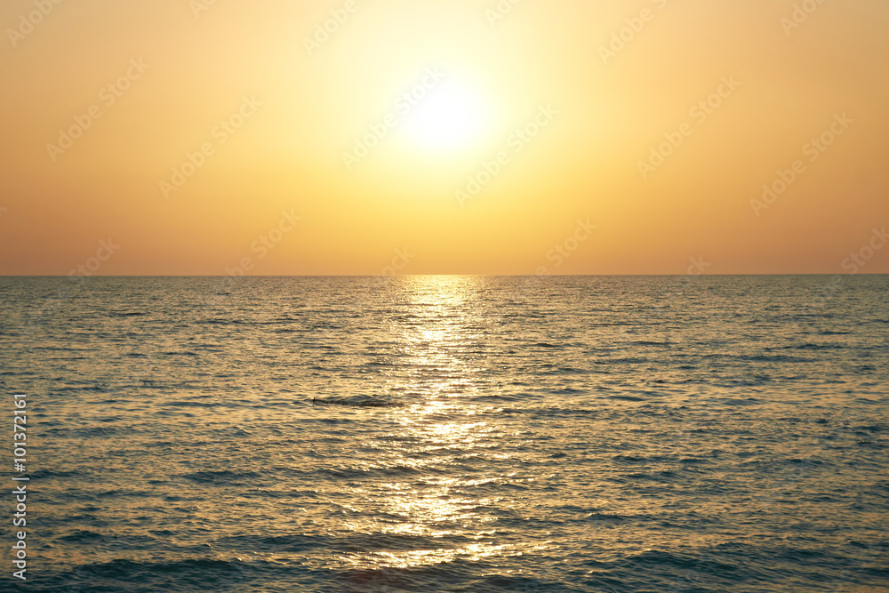 Obraz premium Sunset above the sea