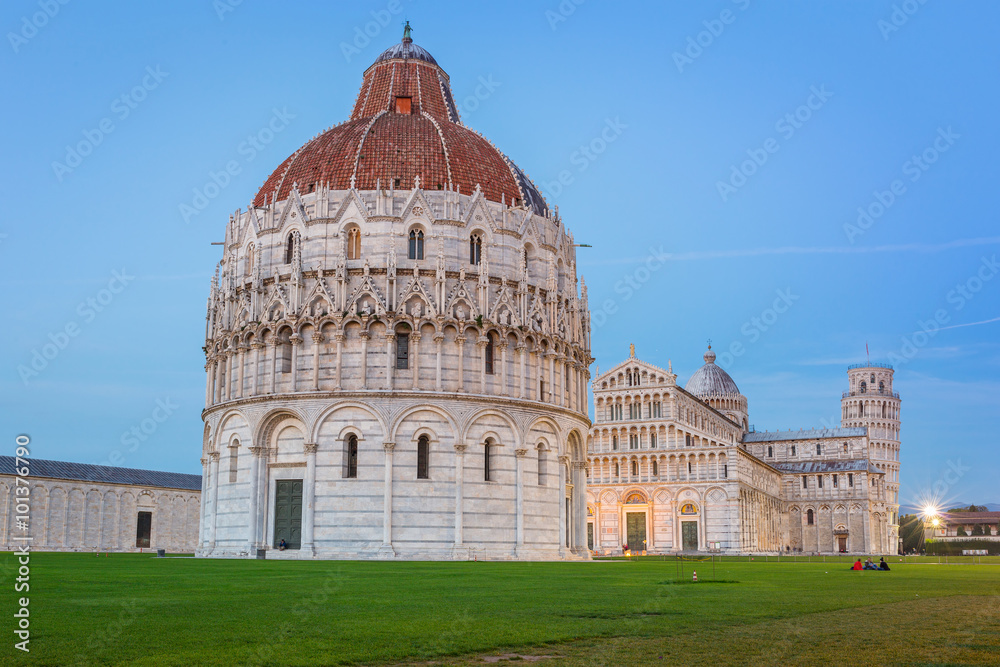 Leaning Tower of Pisa on Piazza dei Miracoli, Italy