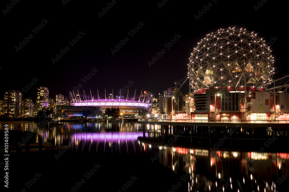 Fototapeta premium Vancouver Skyline at Night