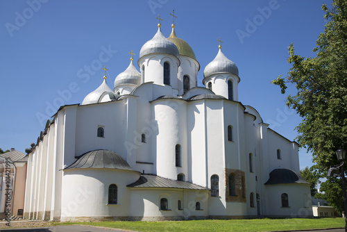 Софийский собор крупным планом солнечным июльским днем. Великий Новгород