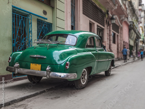 Cuban classic car parked in a street of old Havana © clamon