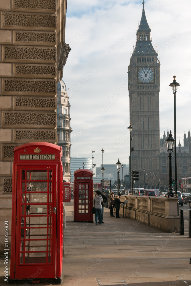 Red phone box with Big Ben behind