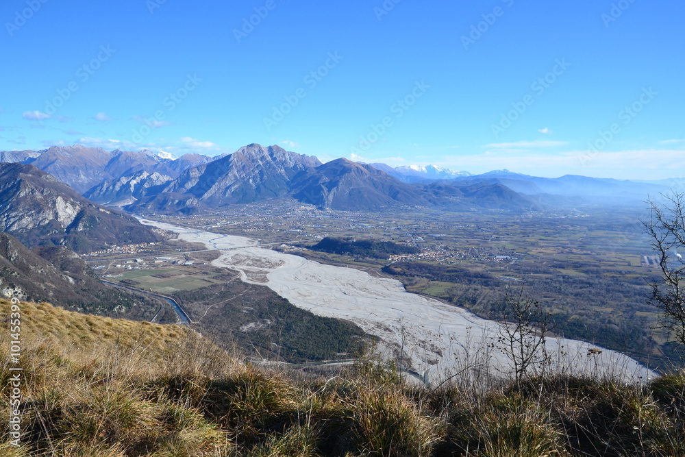 Panorama dalla cima M.te Prat in direzione fiume Tagliamento, Gemona del Friuli e pianura Friulana