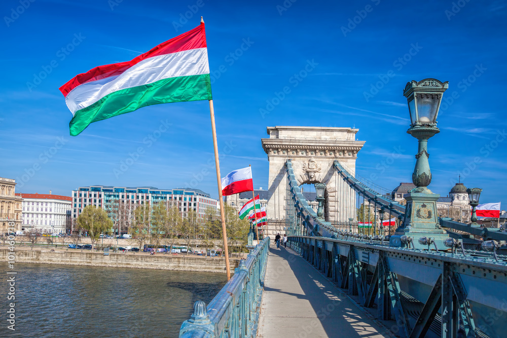 Fotografie Budapest with chain bridge in Hungary
