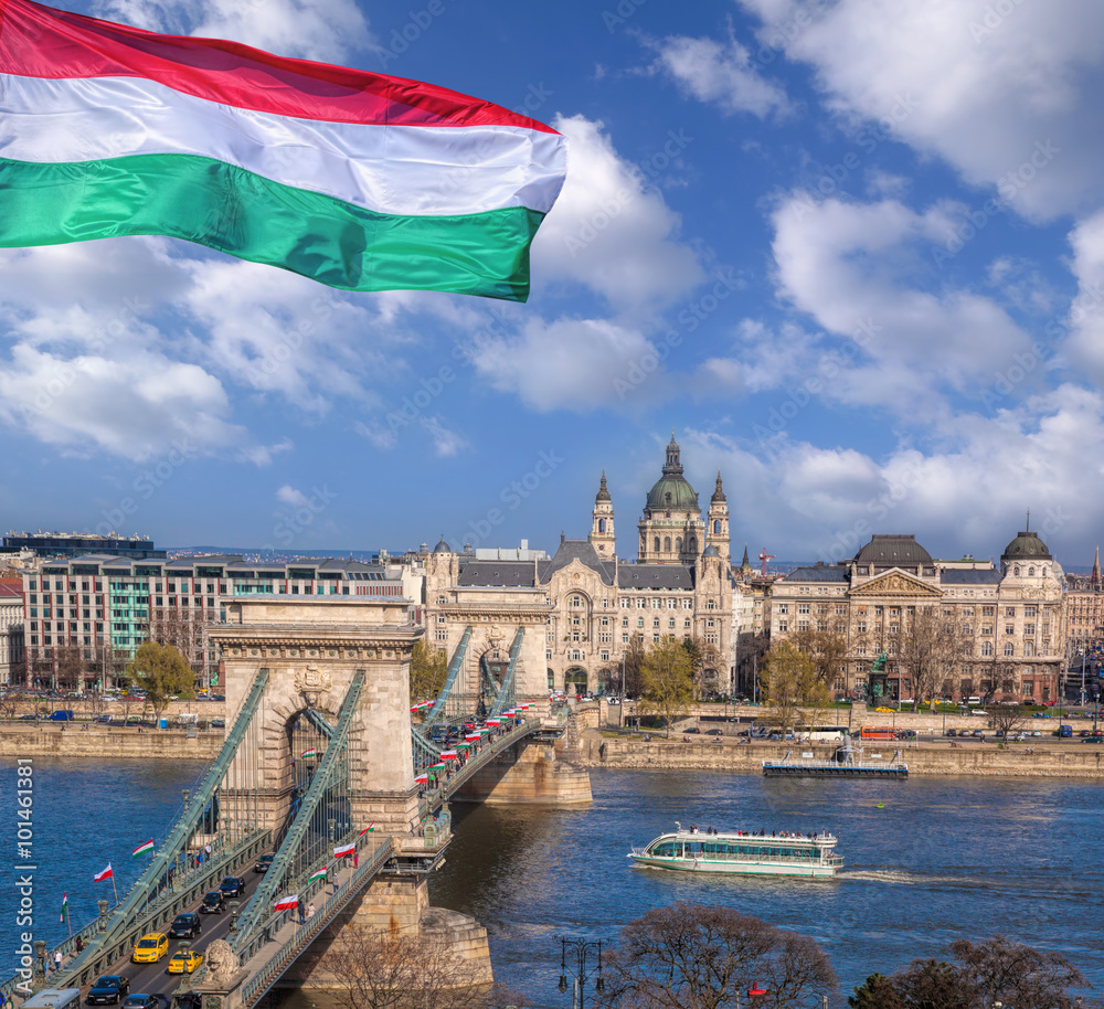 Fotografie Budapest with chain bridge in Hungary