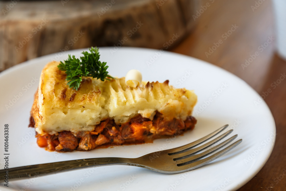 Baked Irish pie with minced meat