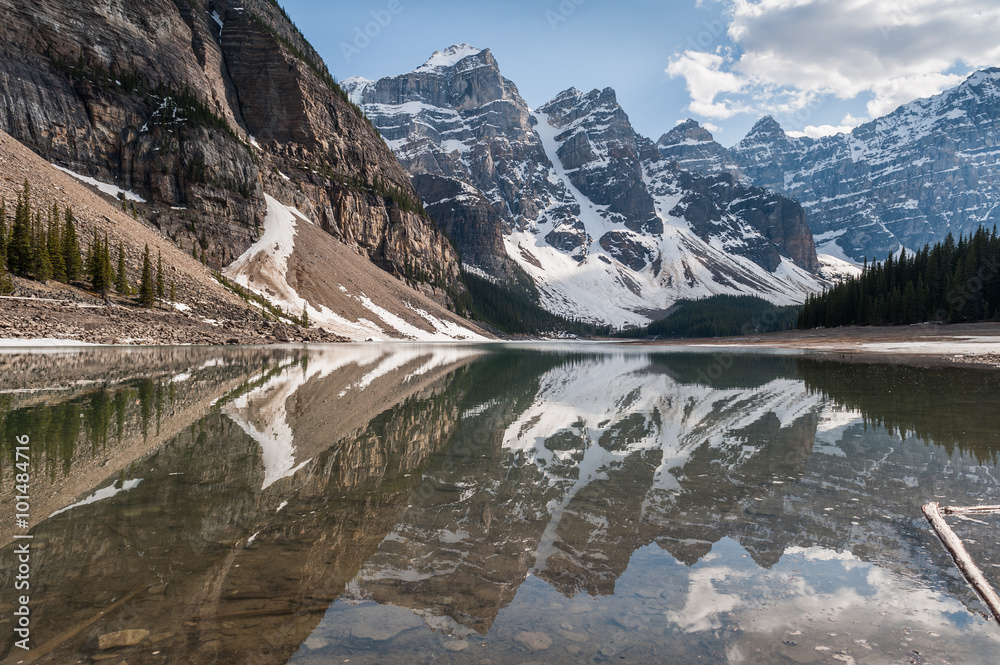 Valley of Ten Peaks glaciers reflecting on Moraine Lake, Banff, Alberta