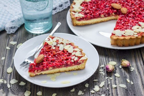 Fotografija Homemade pink praline tart, almond tart.