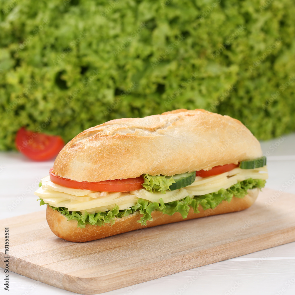 Gesunde Ernährung Sandwich Baguette belegt mit Käse Gesunde Ernährung Sandwich Baguette belegt mit Käse
