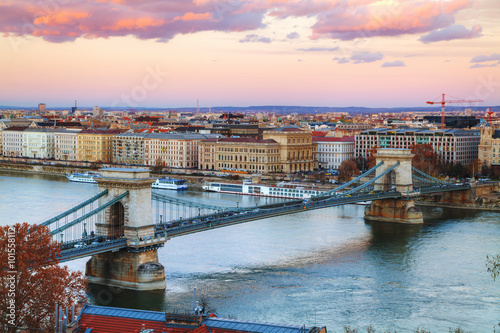 Obraz na płótnie Overview of Budapest at sunset w salonie