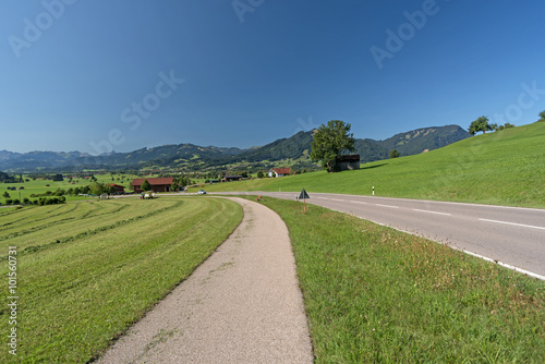 Landstraße bei Rettenberg, Oberallgäu