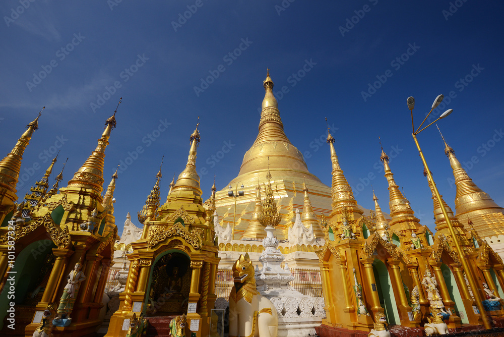 Naklejka premium shwedagon