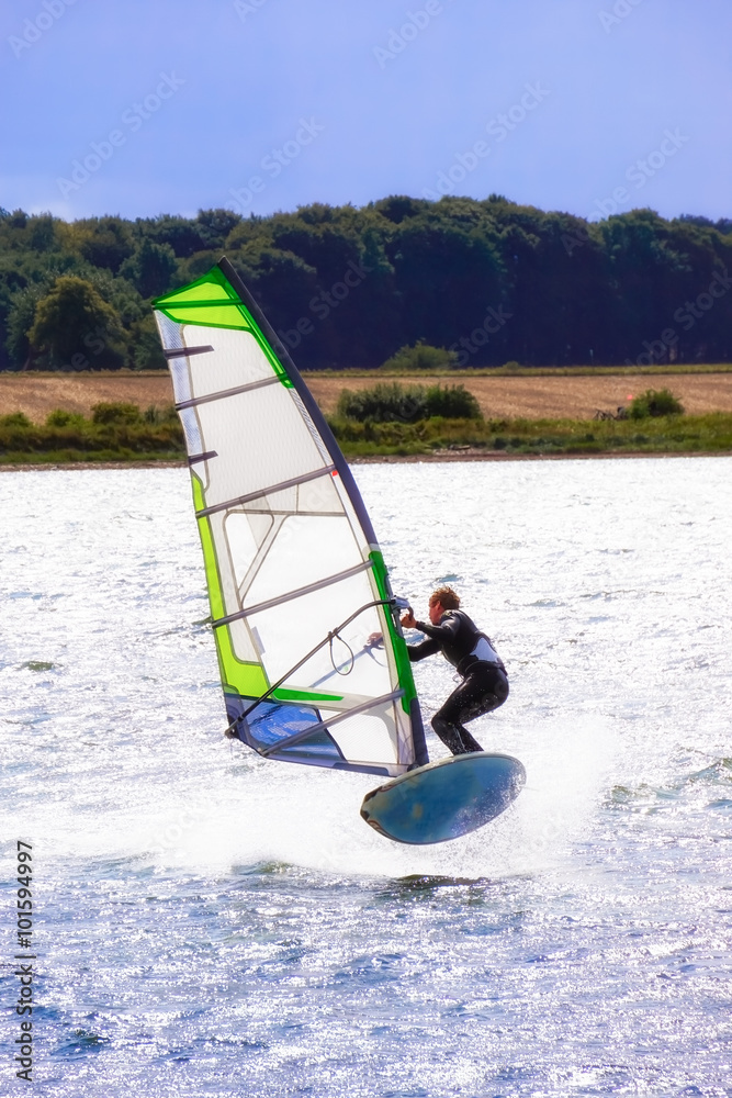 Naklejka premium Surfer