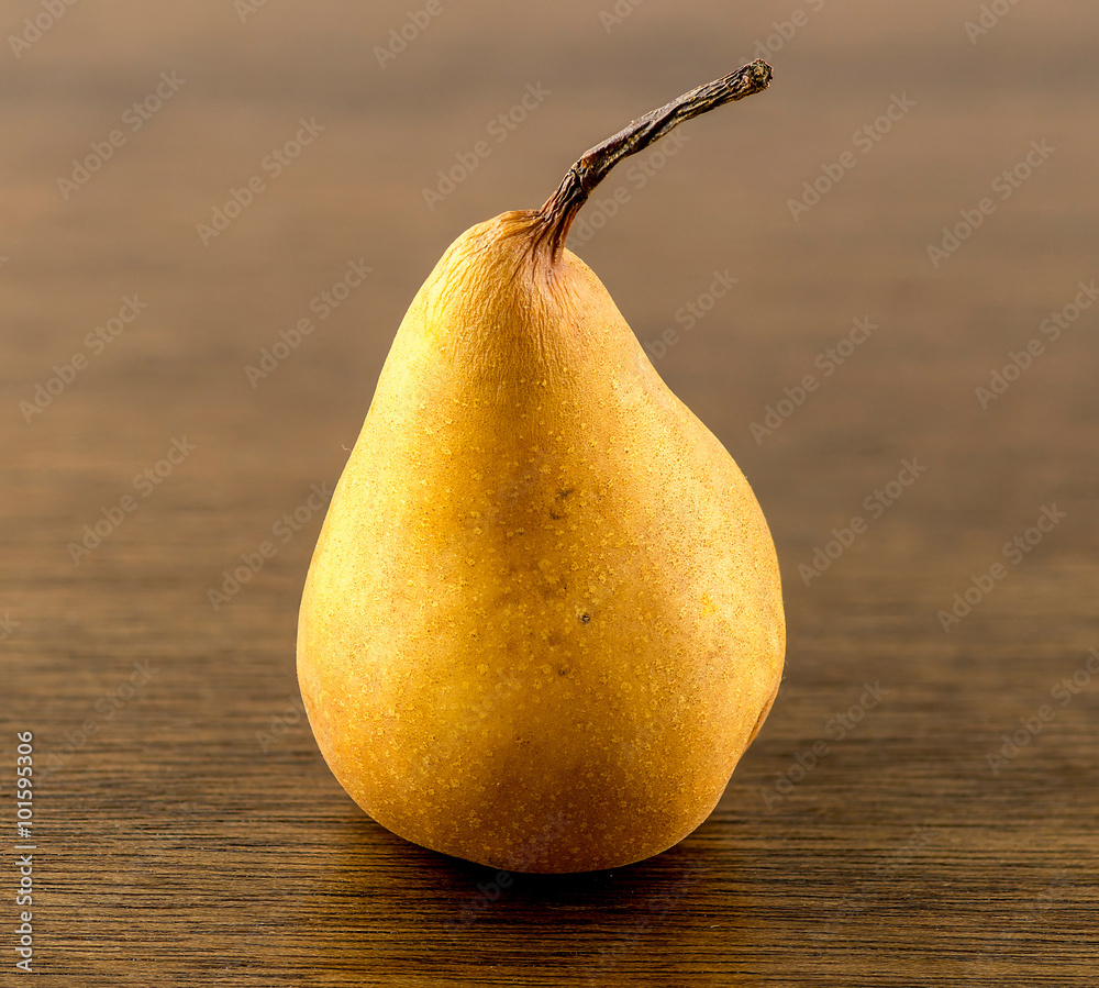 Φωτογραφία Closeup of russeted brown skinned pear