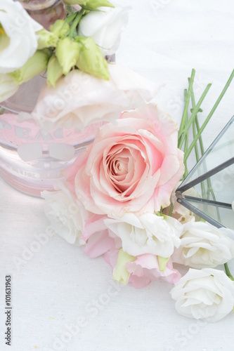 lisianthus  fleurs  flowers  rose  vase  joli  sweet  pink nature  joli  table  d  coration  deco  decor