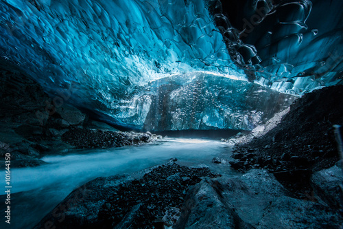Fototapet Ice cave in Iceland deep tunnel