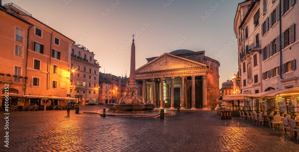 Rome, Italy: The Pantheon in the sunrise