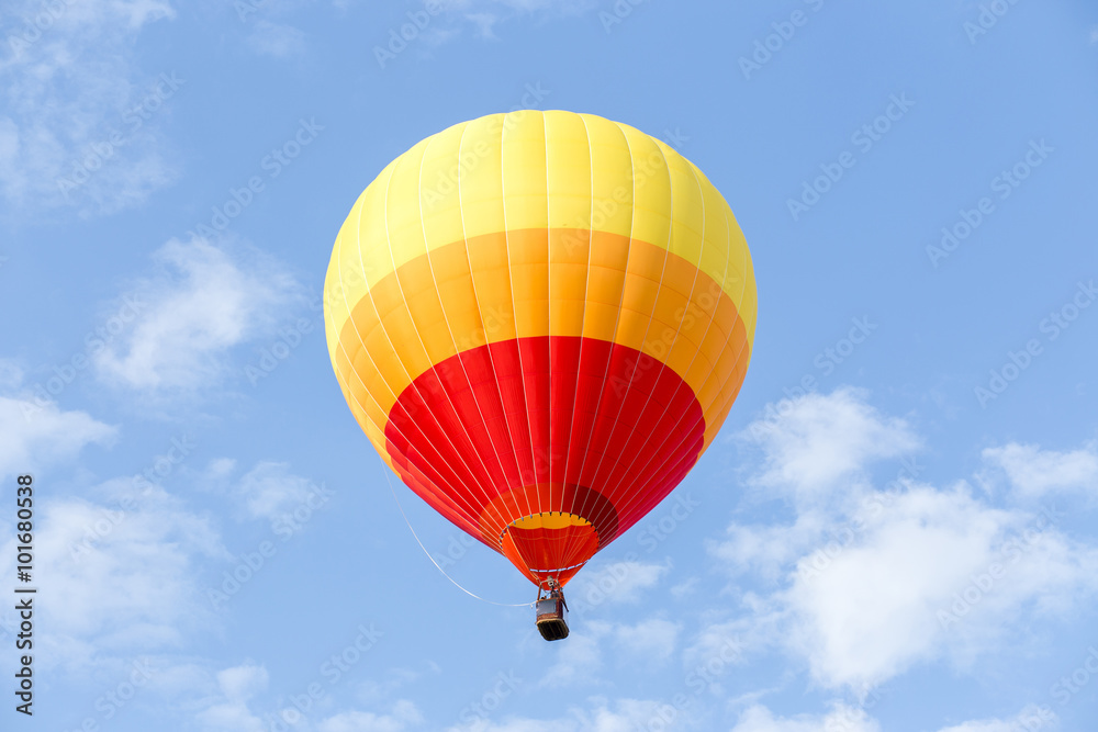 Naklejka premium Colorful hot air balloon on blue sky