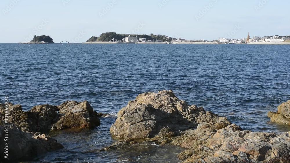 南あわじ市の岩と弁天島のある風景 南あわじ市の岩と弁天島のある風景
