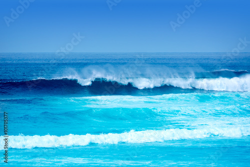 Jandia surf beach waves in Fuerteventura © lunamarina