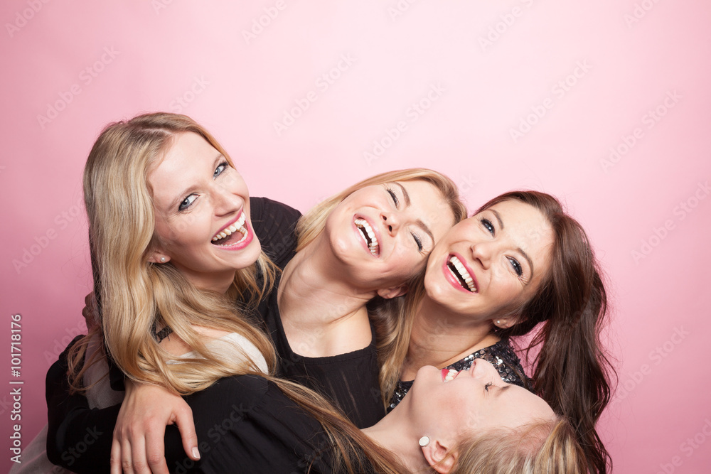 Freundinnen zusammen Freundinnen zusammen