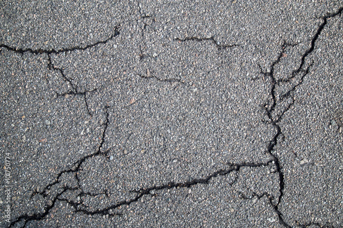 Cracked asphalt pattern