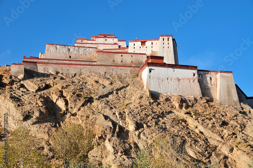 Tibetan Gyantse Dzong fortress in Gyantse town
 photo