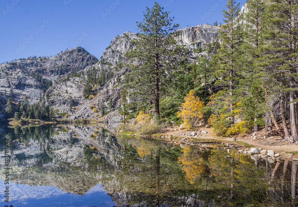 Eagle lake, California in the fall