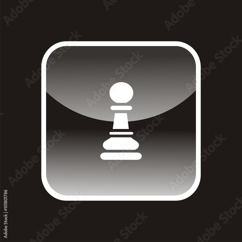 Icono de un peón de ajedrez sobre un botón cuadrado y fondo negro