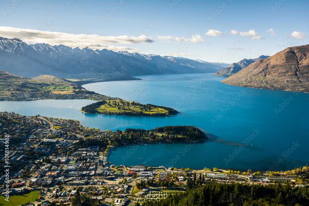 View of Queenstown and Lake Wakatipu, New Zealand 
