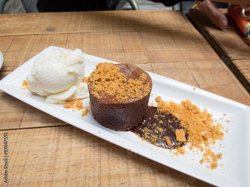 coulant chocolate with ice cream ball