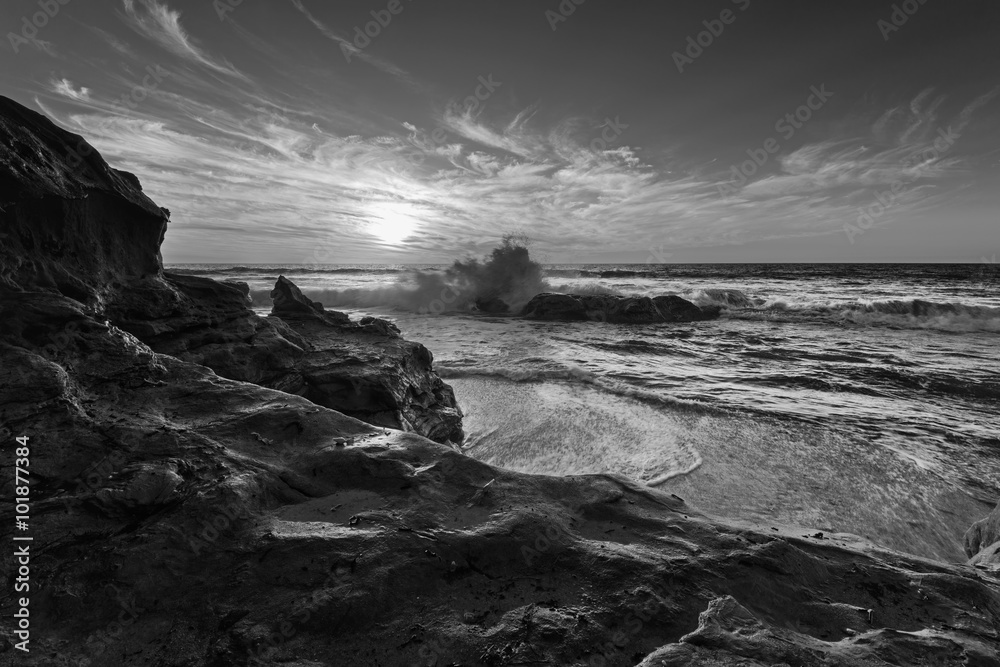 Φωτογραφία Sea Sculptures - Intense waves have sculpted rock formations along the coastline at Bermuda Beach, located in San Diego, California