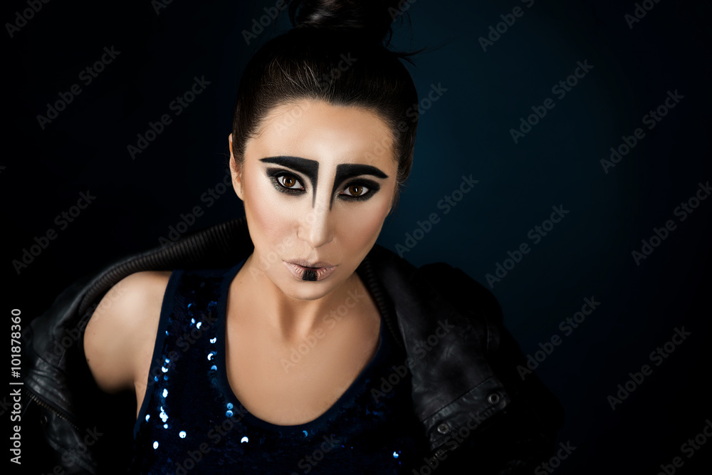 Avantgarde Make-up an Hairstyling (Monica) Avantgarde Make-up an Hairstyling (Monica)