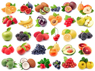 Crédence de cuisine Fruits Fruits frais mûrs sur fond clair  © margo555