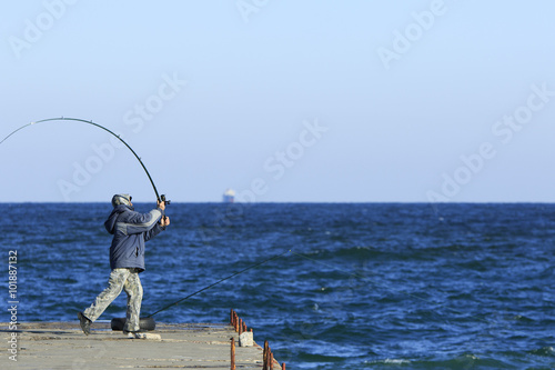 Fisher throws spinning © vzmaze