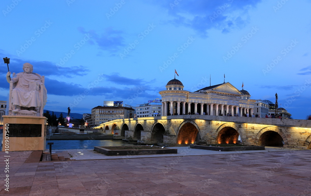 The Stone Bridge connects Macedonia Square, in the center of Skopje, to the Old Bazaar.