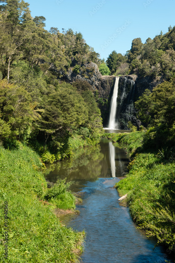 Hunua falls locatad in  Hunua Ranges Regional Park close to Auckland, New Zealand