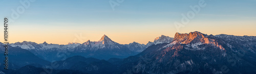 Sonnenaufgang in den Alpen mit Watzmann © auergraphics