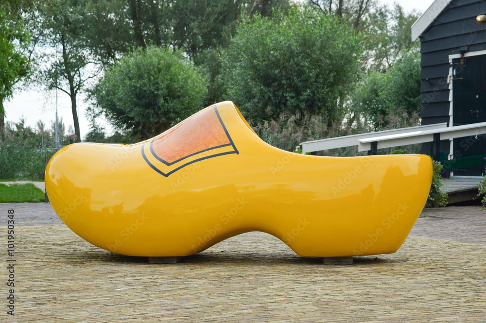 Εκτύπωση καμβά big yellow clog