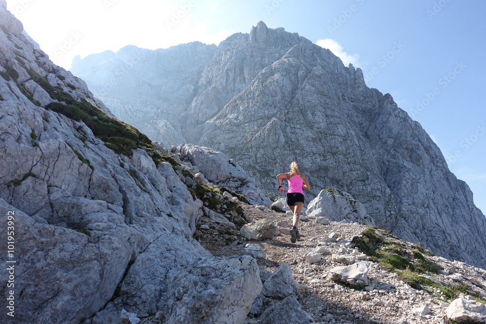 Sportliche Wanderung in den slowenischen Alpen