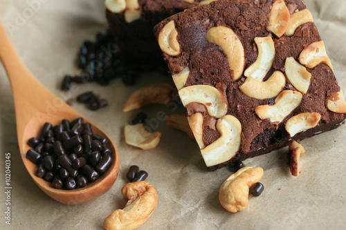 Chocolate brownie with cashew nuts