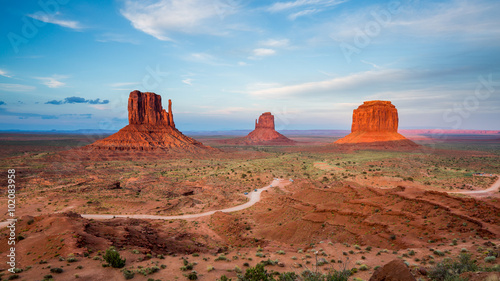 Monument Valley at sunset, summer 2015 © oscity